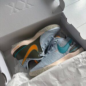 Brand New Men's Nike Sneakers size 8.5 Zoom Lebron NXXT Gen